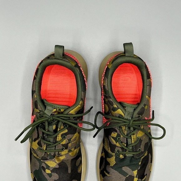 Nike Women’s Roshe One Premium Plus Camo‎ Running Shoes 807614-083 Size 7.5 - Picture 9 of 9